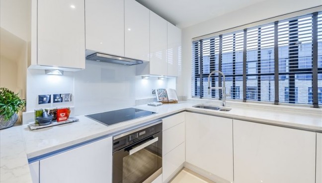 Oxford Penthouse, Palace Wharf, Rainville Road, London